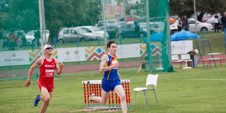 Pol Moya, medalla d'or als 800 metres als Jocs dels Petits Estats