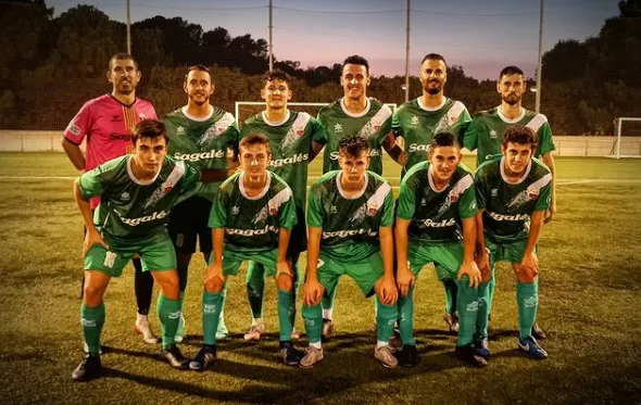 El CF Caldes capgira el marcador amb dos gols als cinc últims minuts i revalida el títol de campió del Torneig d’Històrics del Vallès Oriental (3-2)