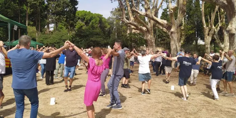 COBLEJANT: L’aplec de Badalona es redueix el 2024 i s’ha celebrat pels pèls aquest any