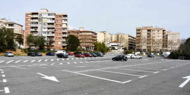 Oberta de nou la licitació per llogar terrenys destinats a aparcament públic