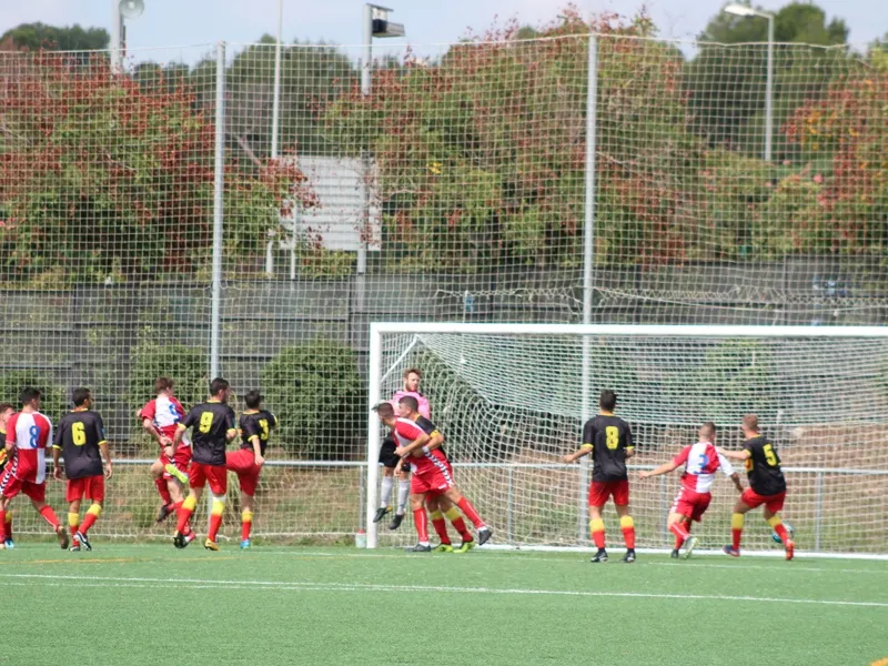 Els gols del conjunt sabadellenc van ser de llançament de cantonada