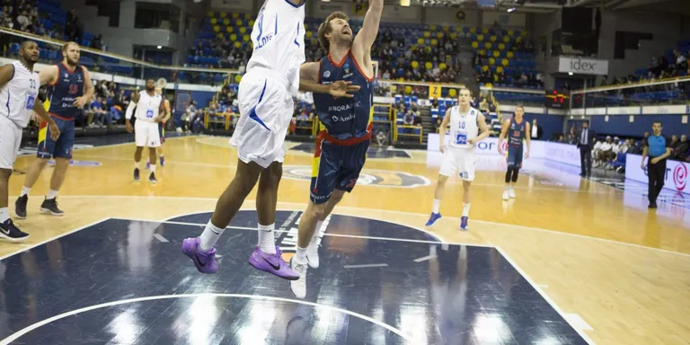 El MoraBanc Andorra, fora del 'Top-16' de l'Eurocup després de perdre a París (99-92)