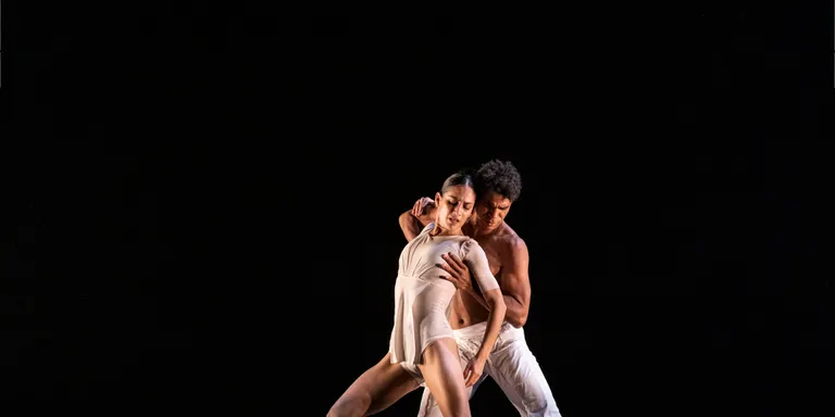 Carlos Acosta ret homenatge a la seva mare difunta amb l'espectacle 'On Before' al Festival Castell de Peralada