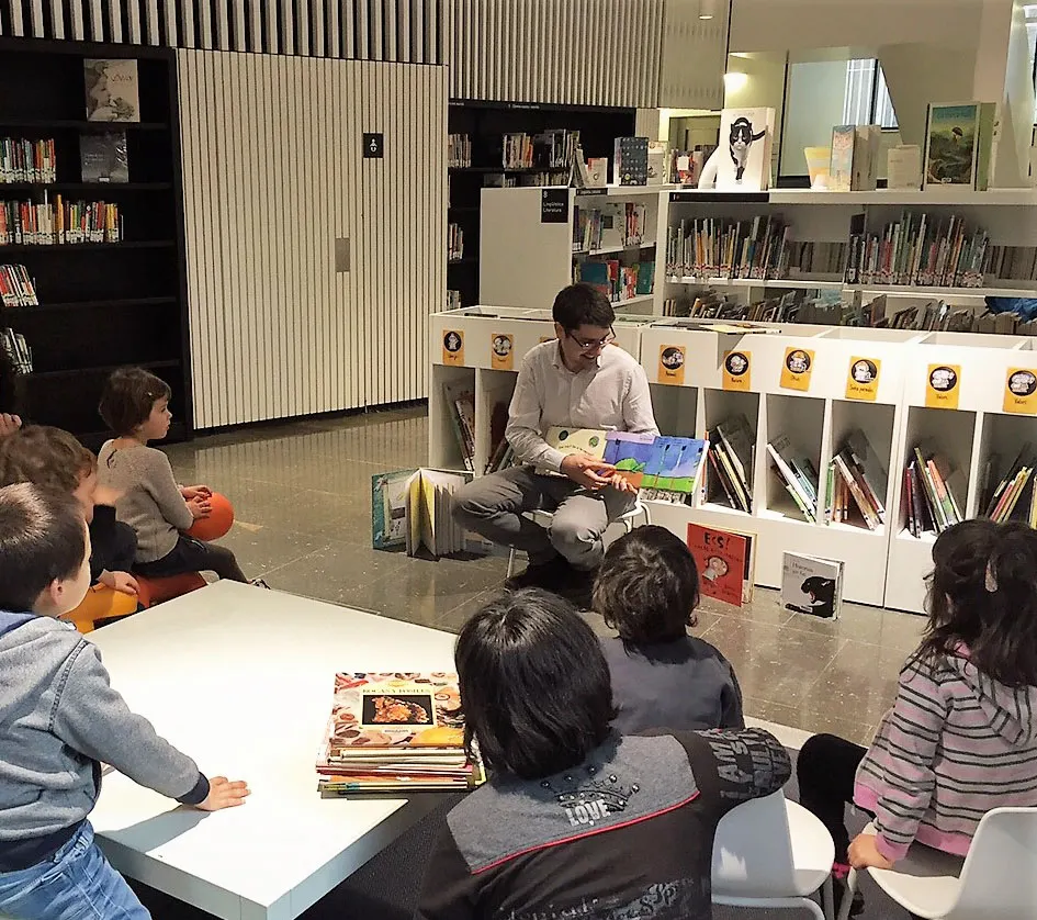 La biblioteca millorarà les zones infantil i de premsa diària durant aquesta tardor