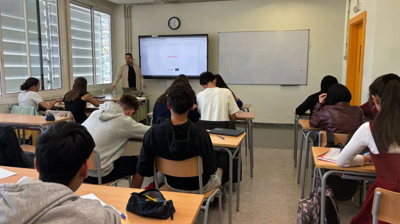 El Col•legi de Periodistes de Catalunya porta l’educació mediàtica a l’Institut Escola Vall de Lord