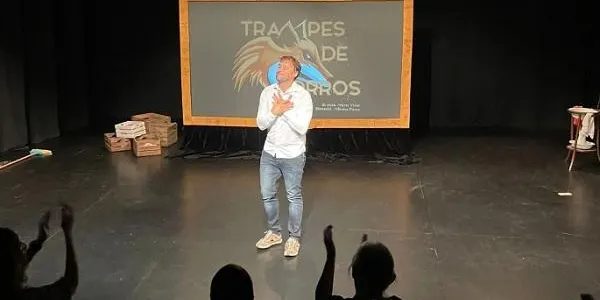 L’altafullenc Joan Maria Vidal meravella al públic del FITAG amb ‘Trampes de zorros’