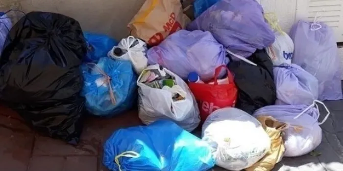 Les deixalles continuen acumulant-se a alguns punts negres de la vila