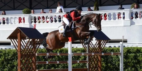 L’amazona Sara Salom comença la temporada de competició