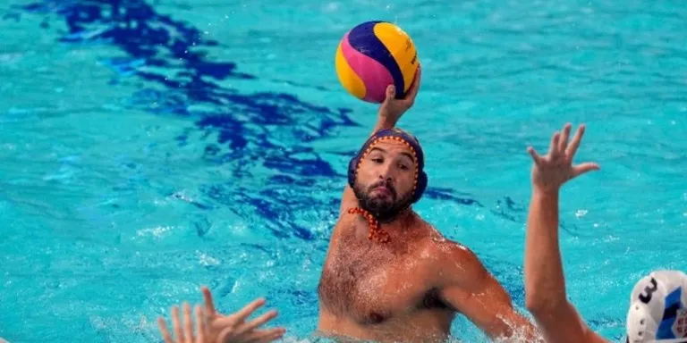 La selecció masculina de waterpolo venç a Croacia (8-4) i passa invicta als quarts contra EEUU
