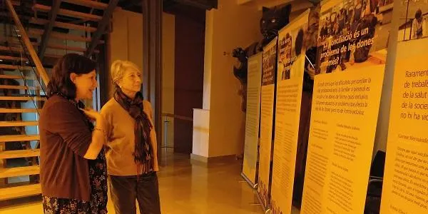 L’Escola la Portalada d’Altafulla acull la mostra sobre la invisibilitat del treball femení als mitjans de comunicació