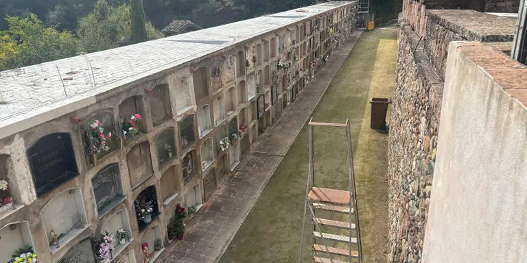 El cementiri de la Doma amplia horaris per Tots Sants en paral·lel a la rehabilitació dels nínxols històrics