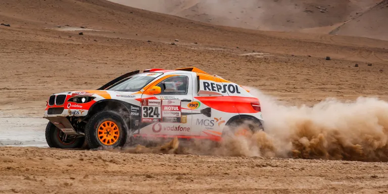 Isidre Esteve arriba a l'equador del Dakar a prop del 'top-20'