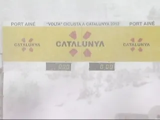La pluja i la neu obliguen a acabar a Canturri la tercera etapa de la Volta a Catalunya