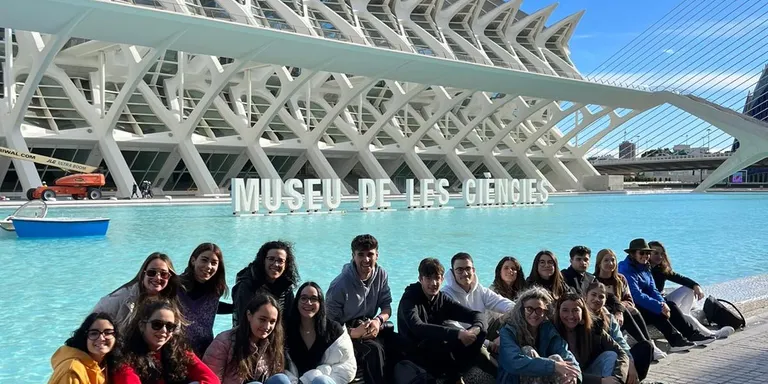 Un grup de joves de Cambrils passen un cap de setmana cultural a València