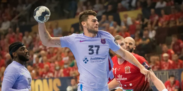 El Barça cau per la mínima a la pista del Veszprém (29-28)
