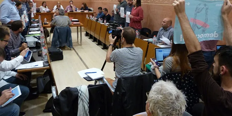 El Ple demana la llibertat immediata de Jordi Cuixart i Jordi Sànchez