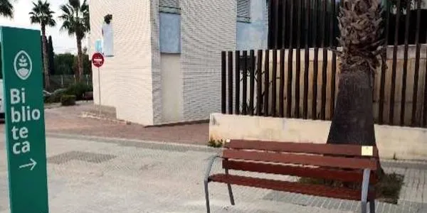 Altafulla renova i instal·la nous bancs i papereres pel terme municipal