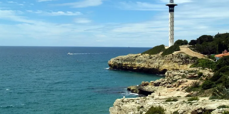 Darrers dies per a presentar escrits al Premi de narrativa curta Far de la Torre -TDB Actualitat