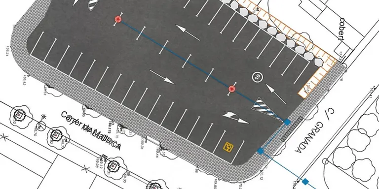 Millores a un solar del carrer Mallorca i al paviment dels carrers Magallanes i Calder\xf3n de la Barca