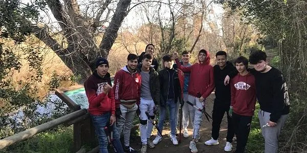 Els alumnes del PTT i l’Associació Mediambiental La Sínia, de la mà en la millora mediambiental del municipi
