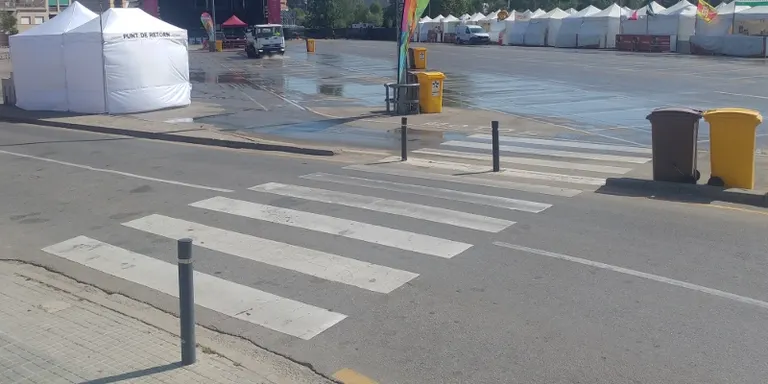 Fonts per refrescar-se i remullada d'espais, mesures per combatre la calor aquest divendres
