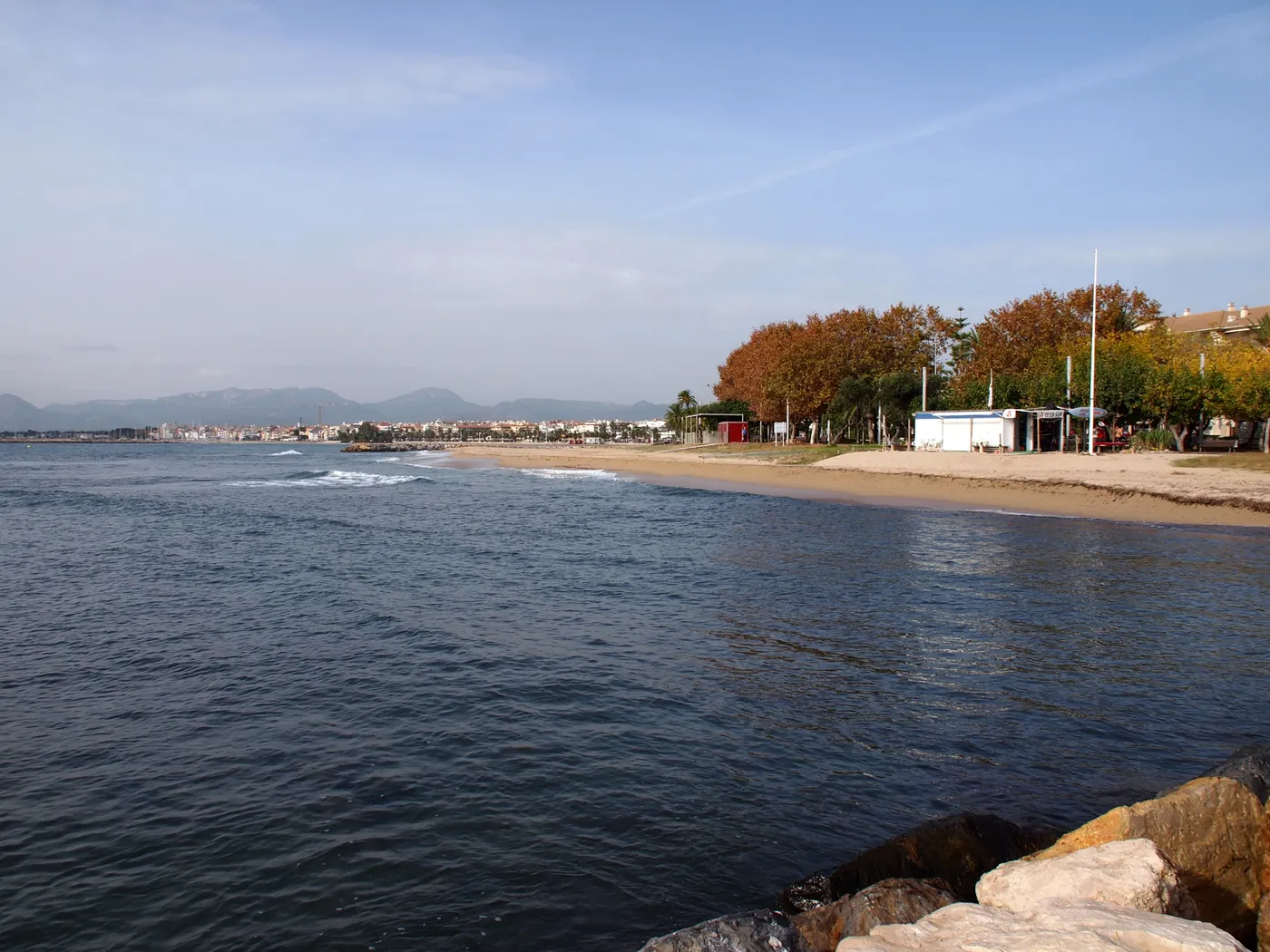 Troben el cos d’una dona a la platja del Cavet de Cambrils