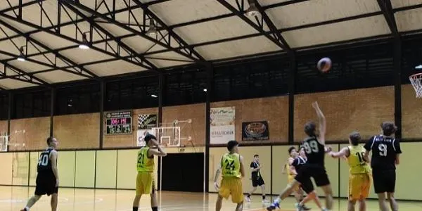 El Junior masculí del CB Altafulla – BBG estrena el lideratge amb una victòria a la pista del Bàsquet l’Arboç (54-75)
