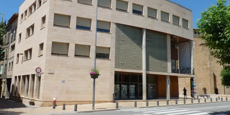 Tremp paralitza el pagament d'ocupació de via pública per a les terrasses de bars i restaurants