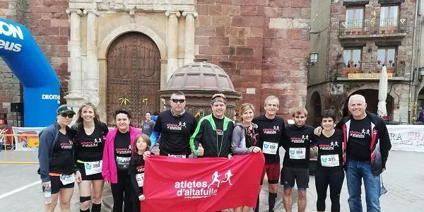 Els Atletes d’Altafulla reben el premi a l’equip amb més corredors a la Cursa Trail Muntanyes Costa Daurada