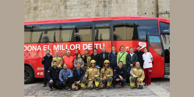 Inaugurada a la Seu la campanya "Els Bombers t'acompanyen a donar sang"