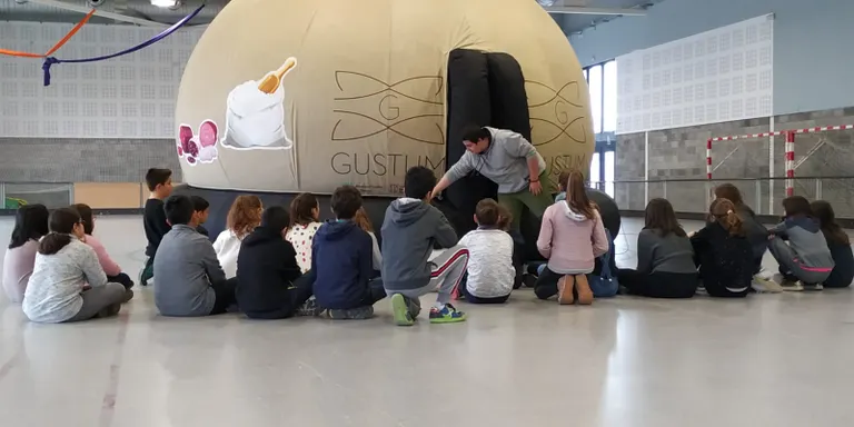 La Cúpula Gustum dóna a conèixer als escolars de la Seu els productes agroalimentaris de proximitat
