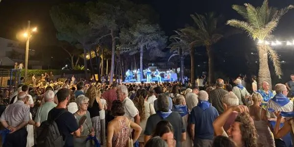 Més de 400 persones gaudeixen de la Cantada d’Havaneres d’Altafulla en el seu 25è aniversari
