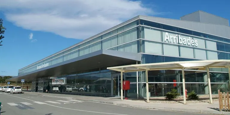 L'aeroport registra més de 58.000 passatgers aquest abril i recupera el pols prepandèmia