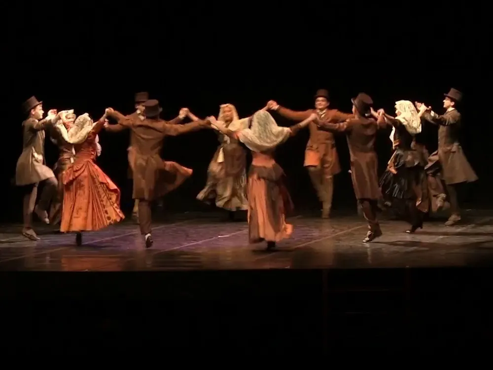L'Esbart porta 'Danses d'ahir, danses de sempre' a La Sala