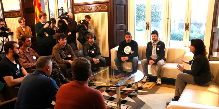 Els pagesos es reuneixen al Parlament amb Erra i els grups polítics