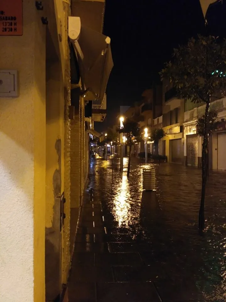 Els forts aigüats d'aquesta nit inunden rieres i carrers de Pineda