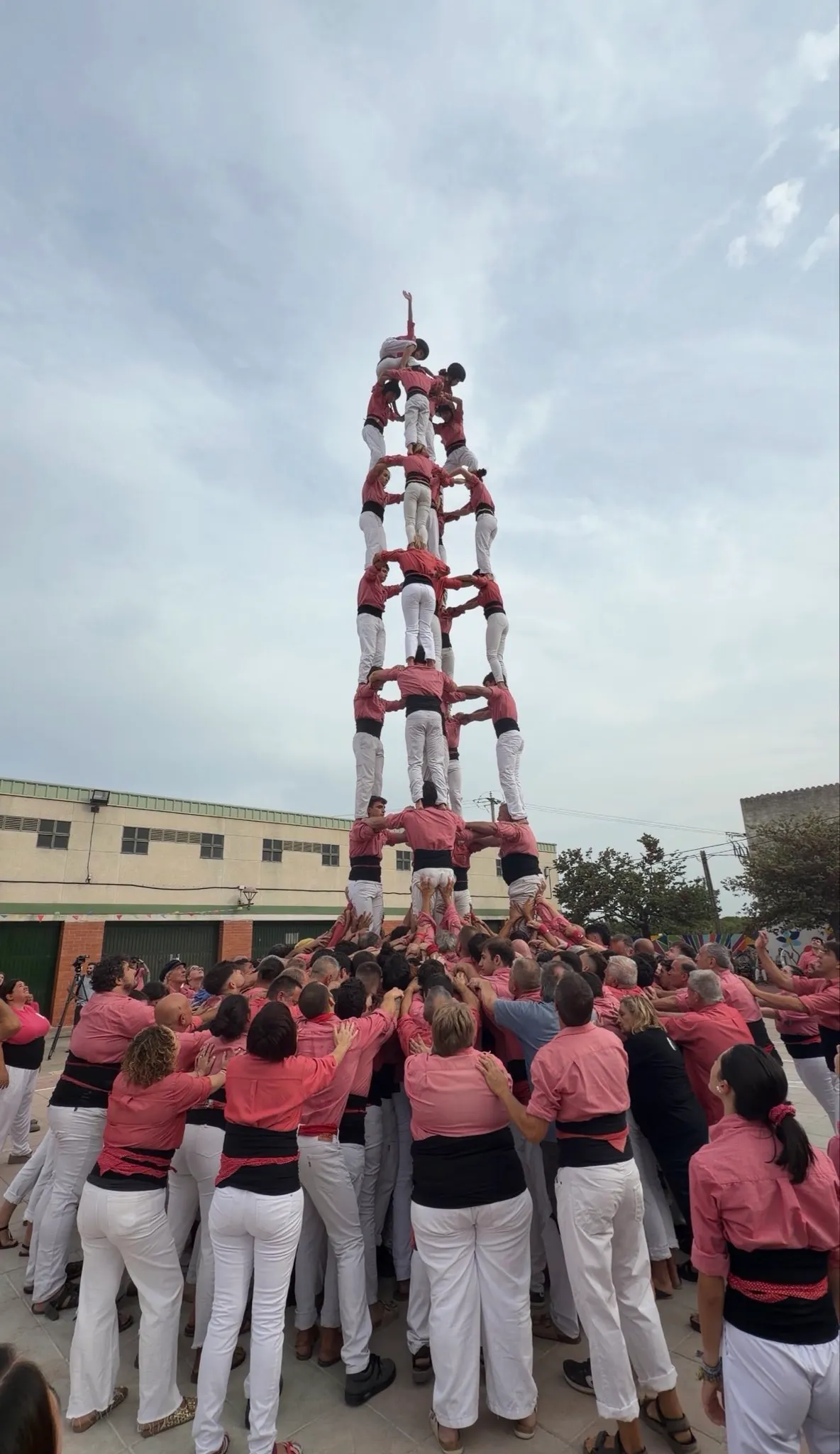 La Colla Vella roda els castells de 8 als Habitatges
