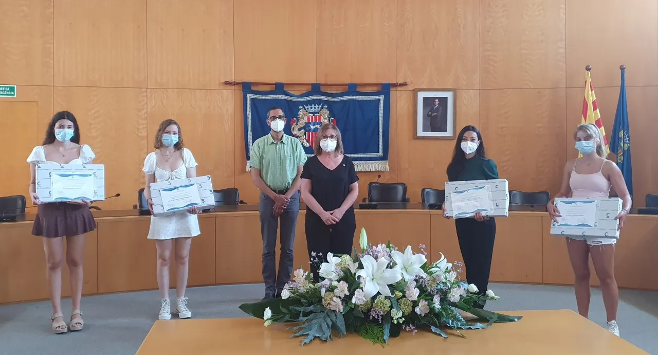 Cambrils reconeix el rendiment acadèmic de quatre alumnes de Batxillerat i Cicles Formatius amb els Premis a l’Excel·lència