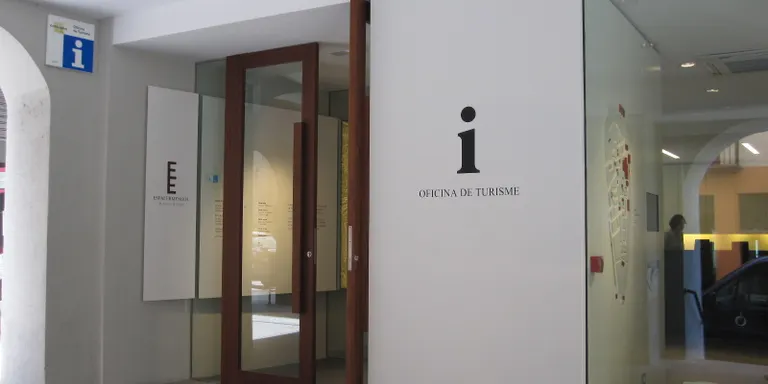 L'Oficina de Turisme de la Seu atén 19.704 visitants al 2015, un augment de l'11%