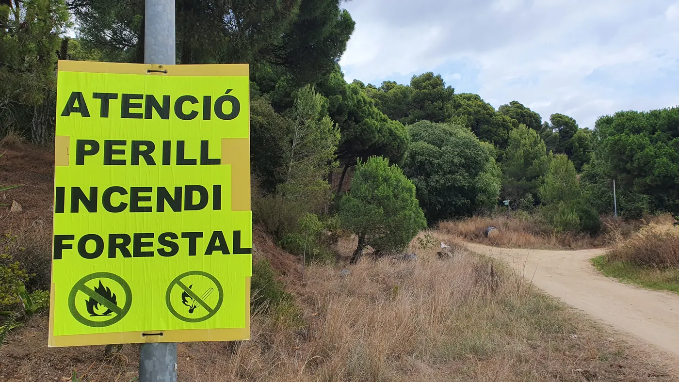 Risc extrem de perill de foc al bosc. Es demana no accedir al medi natural ni al parc de Montnegre-Corredor