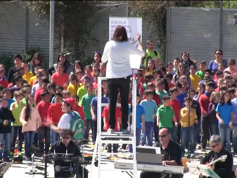 750 alumnes omplen el Castell amb la 3a Cantata escolar
