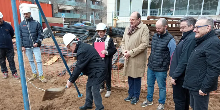 Arenys col·loca la primera pedra als nous 50 habitatges de protecció oficial al Bareu