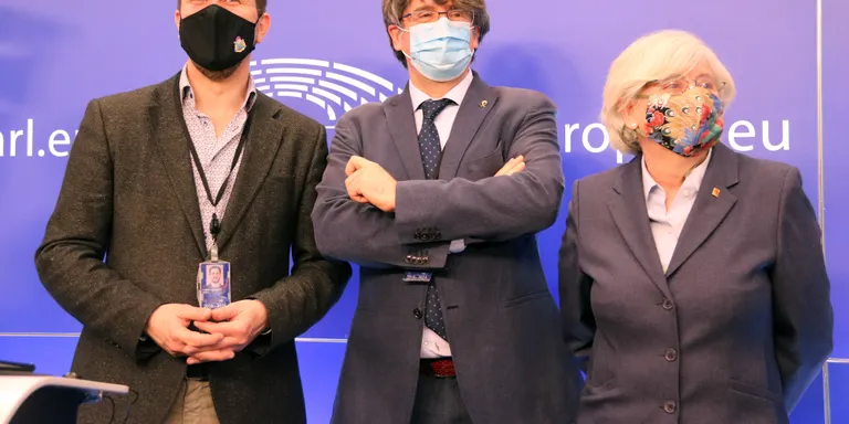 El TGUE retorna provisionalment la immunitat a Puigdemont, Comín i Ponsatí mentre resol el recurs contra l'Eurocambra