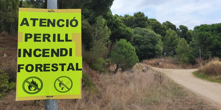 Risc extrem de perill de foc al bosc. Es demana no accedir al medi natural ni al parc de Montnegre-Corredor