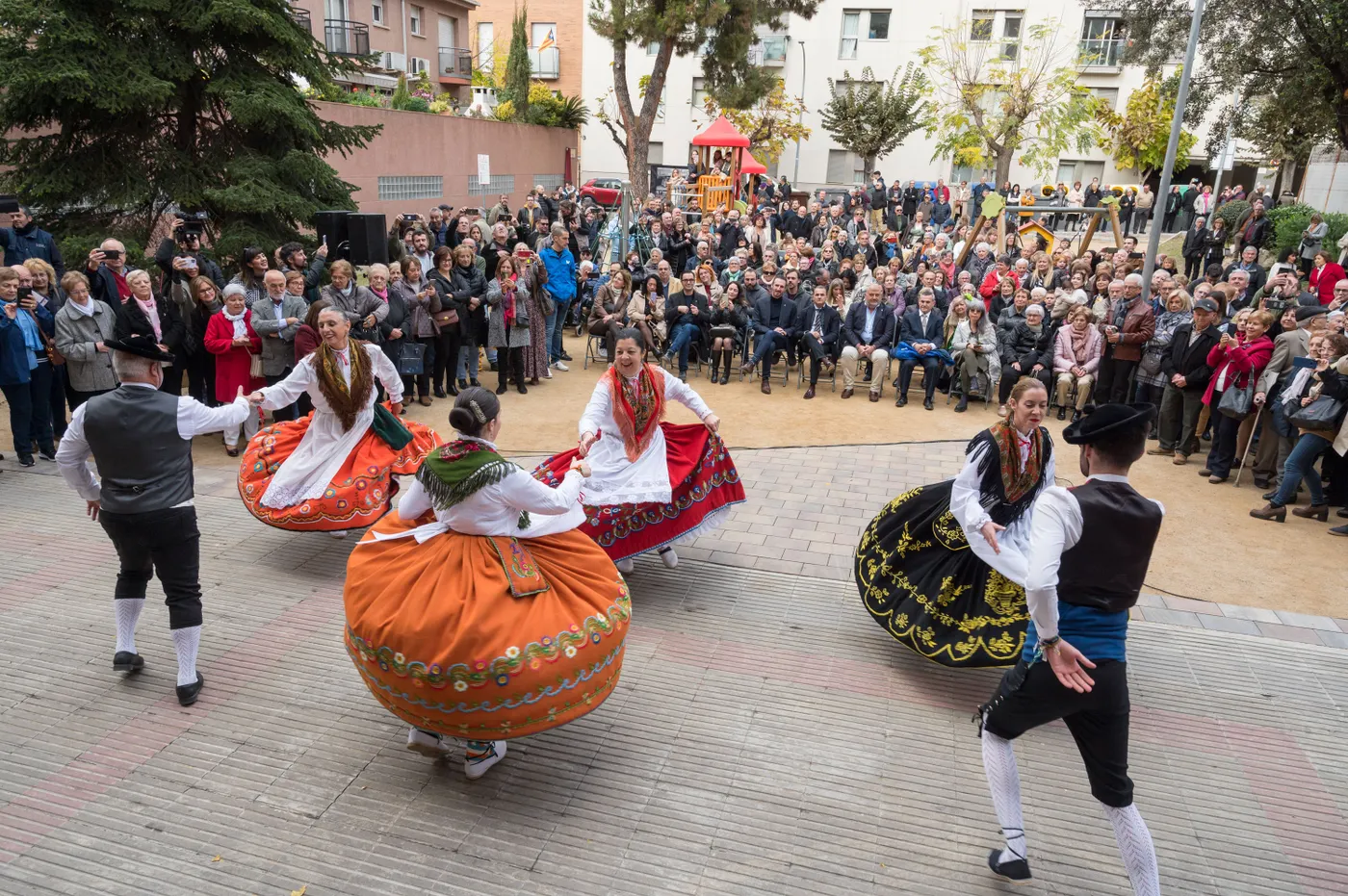 Inaugurada la nova plaça Villa de Siles al barri del Bugarai