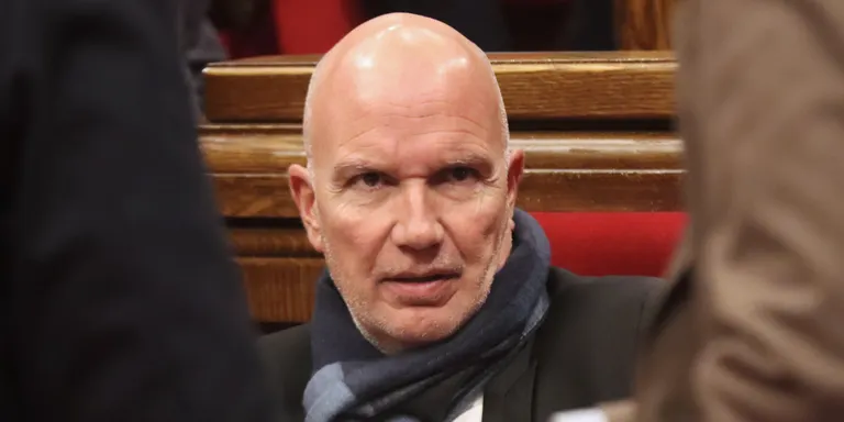 Mascort convida la pagesia a "treballar plegats" amb els tractors a la porta del Parlament
