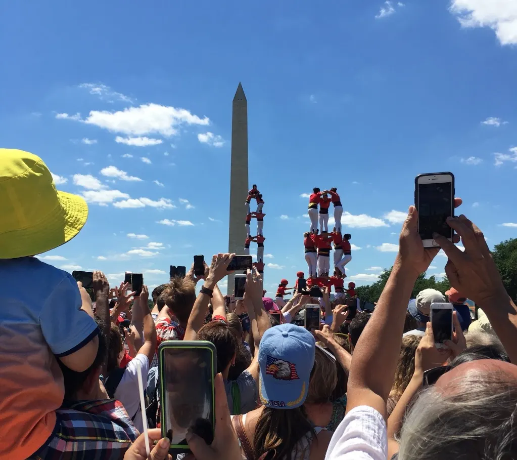 Les colles castelleres vallenques s’acomiaden de Washington deixant el llistó ben alt