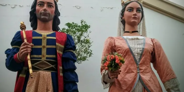 L'Escalada gegant omple la plaça de la Mina