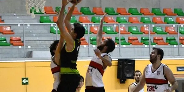 El Torredembarra BC visita al Vendrell amb l’obligació de guanyar