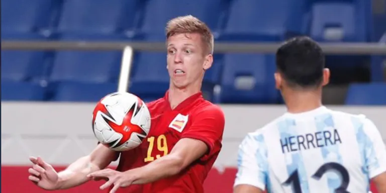 Espanya empata el duel contra Argentina (1-1) però és suficient per passar a quarts